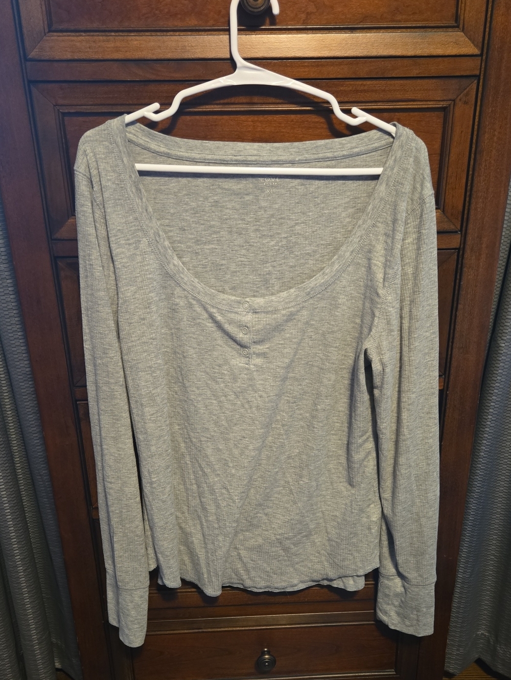 Love By Gap Women’s Long-Sleeve Scoop Neck Henley Top - Gray